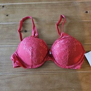 NWT-  Red Auden Push Up Underwire Padded Bra Size 32B
